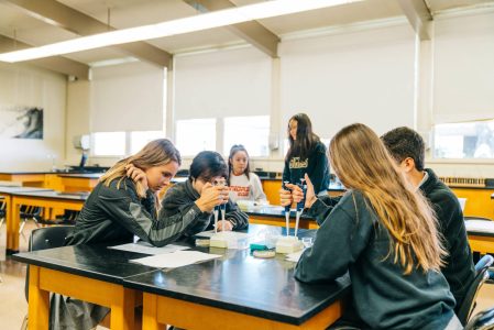 los_angeles_academics_sciencelab02.jpg